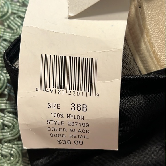 NWT black lace corset. Size 36B. Black satin ribbon, lace, blush undertone. - Picture 9 of 14